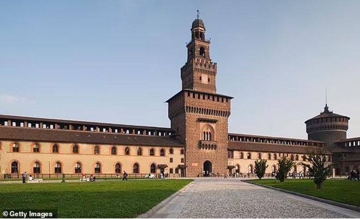 Lâu đài Sforza ở Milan
