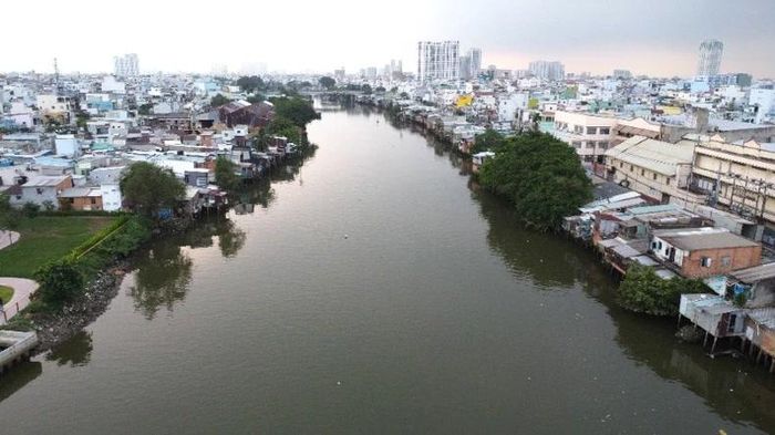 Dự án Nạo vét, xây dựng hạ tầng, cải tạo môi trường bờ Bắc kênh Đôi trên địa bàn Quận 8 với tổng diện tích đất thu hồi đất khoảng 5.8546 ha, thuộc 6 phường (8, 9,10, 11, 12, 14). Khi hoàn thành dự án sẽ tạo cảnh quan và cải thiện về môi trường sống cho người dân trên địa bàn. (Ảnh: THẾ ANH)