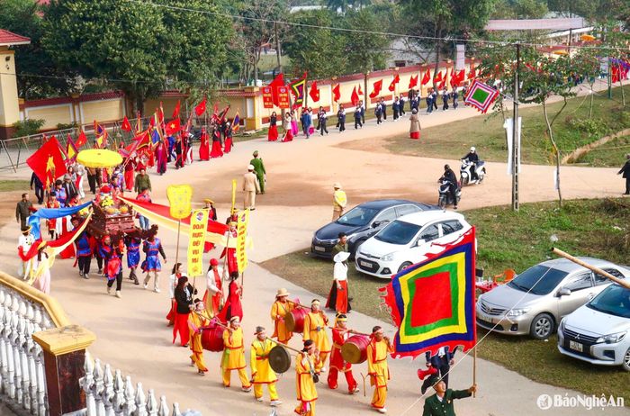 Công an huyện Nam Đàn bố trí lực lượng đảm bảo công tác an ninh trật tự tại Lễ hội Đền Vua Mai năm 2025. Ảnh tư liệu: Huy Thư