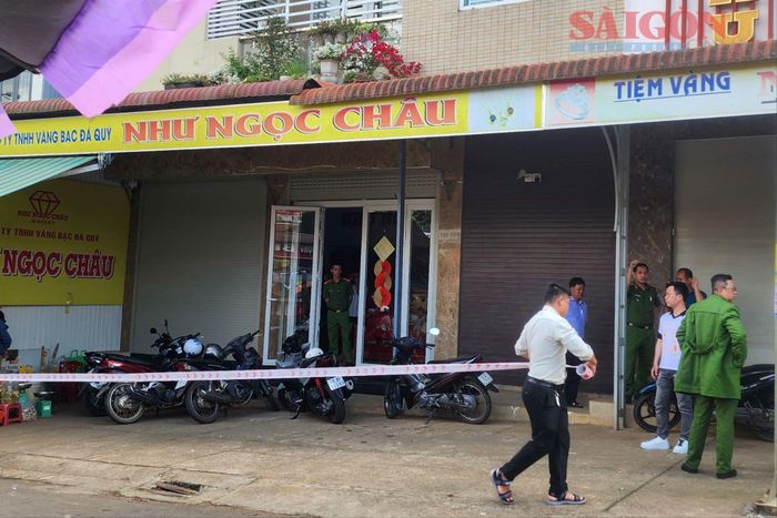  Cơ quan chức năng khám nghiệm hiện trường 