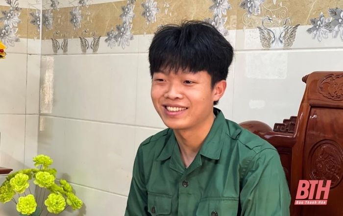 Niền vui của tân binh Nguyễn Xuân Thiện ở thôn Đông Phú, xã Hoằng Lộc (Hoằng Hóa).