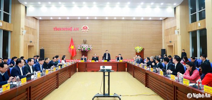 Quang cảnh phiên họp thường kỳ tháng 1/2025 của UBND tỉnh Nghệ An. Ảnh: Thành Duy
