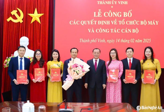 Đồng chí Phan Minh Tuấn - Ủy viên Ban Thường vụ Thành ủy, Giám đốc Trung tâm chính trị Thành phố giữ chức vụ Trưởng Ban Tuyên giáo và Dân vận Thành ủy.