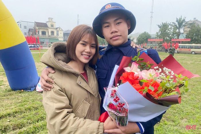  Rạng ngời niềm hạnh phúc và tin tưởng... 