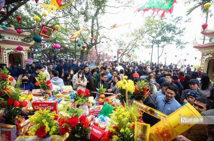 Theo các chuyên gia, muốn khai thác hiệu quả “mỏ vàng” du lịch tâm linh, các địa phương cần đầu tư một cách bài bản, nâng tầm các lễ hội và điểm đến tâm linh để tạo thương hiệu riêng.