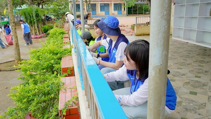 Chương trình còn thực hiện các hoạt động cải thiện môi trường.