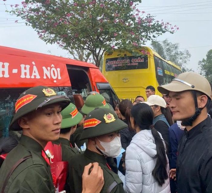 Mang trên mình màu áo lính, các tân binh Hà Tĩnh đều thể hiện quyết tâm lên đường làm tròn trách nhiệm, nghĩa vụ xây dựng, bảo vệ Tổ quốc.