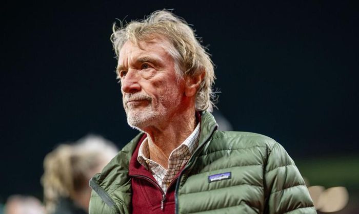 Làn sóng chỉ trích Sir Jim Ratcliffe tăng cao.