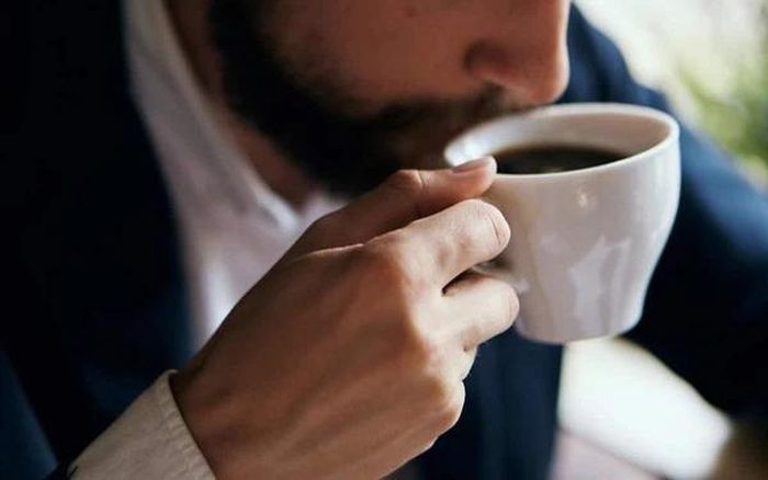 Việc uống cà phê sẽ ức chế hoạt động sinh học có thể gây ra bệnh ung thư.