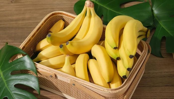 Ăn chuối giúp trung hòa axit dạ dày bằng cách phủ lên niêm mạc thực quản bị kích thích. Ảnh minh họa: Womansworld.