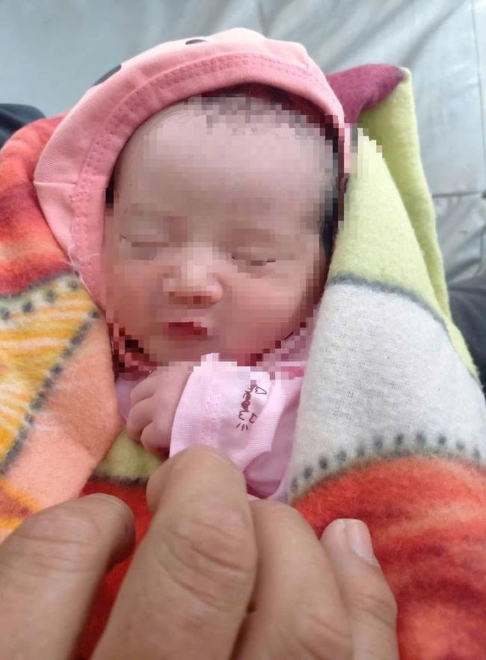 Hiện bé gái đã được các Y Bác sĩ chăm sóc chu đáo.