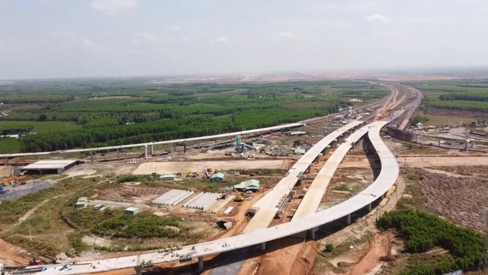Tuyến T2 còn một nút giao quan trọng với cao tốc Biên Hòa - Vũng Tàu. Ảnh: Tuấn Anh.