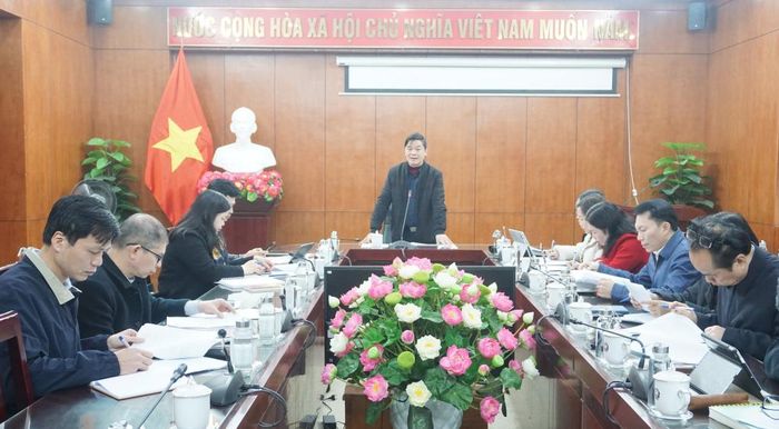 Trưởng Ban Kinh tế - Ngân sách HĐND tỉnh La Văn Hồng kết luận cuộc họp.
