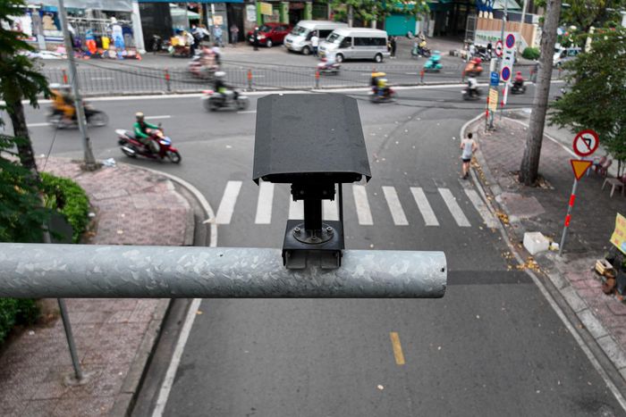  Một số lỗi bị phạt nguội như đi quá tốc độ quy định, chuyển làn nhưng không bật đèn tín hiệu, vượt đèn đỏ, đèn vàng, đi sai phần đường hoặc làn đường, chuyển hướng không có tín hiệu xi nhan, đi ngược chiều... 