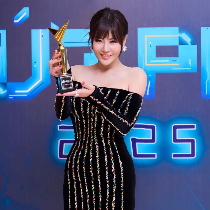 Thanh Hương trở thành nữ diễn viên thành công khi giành được hai giải thưởng quan trọng. (Ảnh: FBNV)