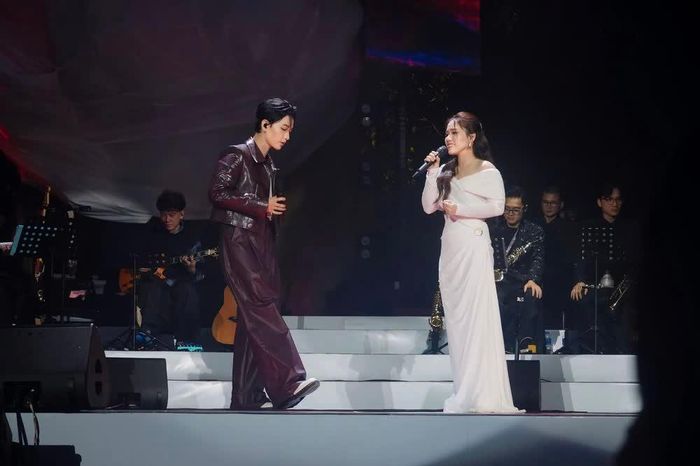 Màn song ca giữa Hoàng Dũng và Thùy Chi
