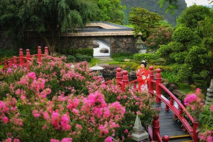 Du khách trải nghiệm văn hóa Nhật tại Đồi Mặt trời