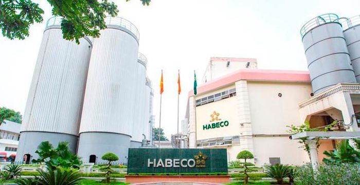 Sau giai đoạn tăng trưởng rực rỡ, Habeco đang đối mặt với thách thức cạnh tranh tiêu thụ giảm và bài toán thoái vốn Nhà nước vẫn bế tắc suốt thời gian qua.