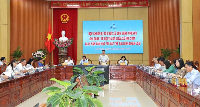 Chủ tịch UBND tỉnh An Giang Hồ Văn Mừng yêu cầu công tác tổ chức sự kiện phải chu đáo, trang trọng, an toàn, tiết kiệm