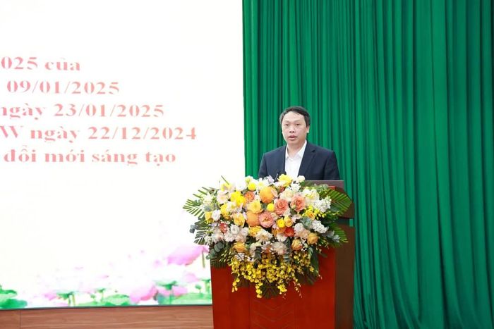 Ông Nguyễn Huy Dũng - Chủ tịch UBND tỉnh Thái Nguyên phát biểu tại hội nghị.