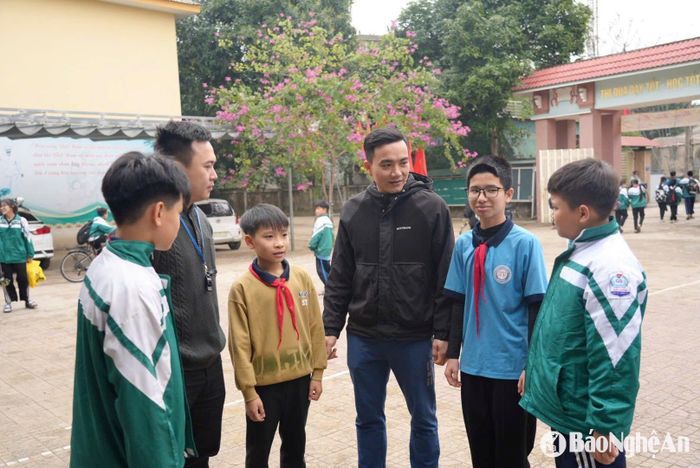 Các giáo viên hợp đồng ở thị xã Cửa Lò cũ đã có thể yên tâm công tác. Ảnh: Mỹ Hà