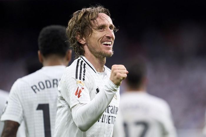  Modric xứng đáng được tạc tượng ở Bernabeu 