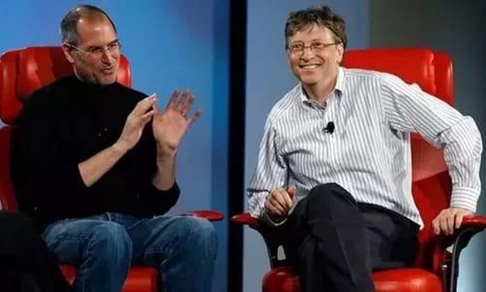 Steve Jobs và Bill Gates, hai nhà cách mạng tiên phong về máy tính cá nhân tại hội nghị All Things Digital, 2007. Ảnh: CNET