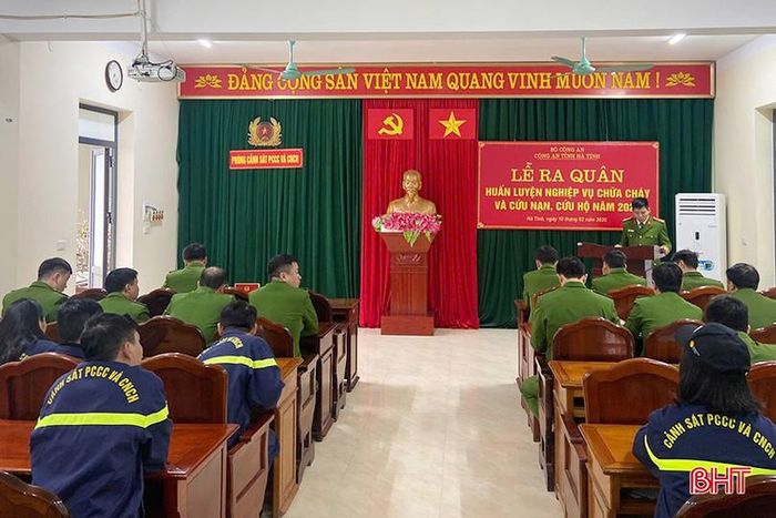 Sáng 10/2, Công an tỉnh Hà Tĩnh tổ chức lễ ra quân huấn luyện nghiệp vụ chữa cháy và cứu nạn, cứu hộ năm 2025.