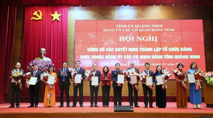 Quảng Ninh tổ chức lại các cơ quan chuyên môn thuộc UBND tỉnh và công tác cán bộ