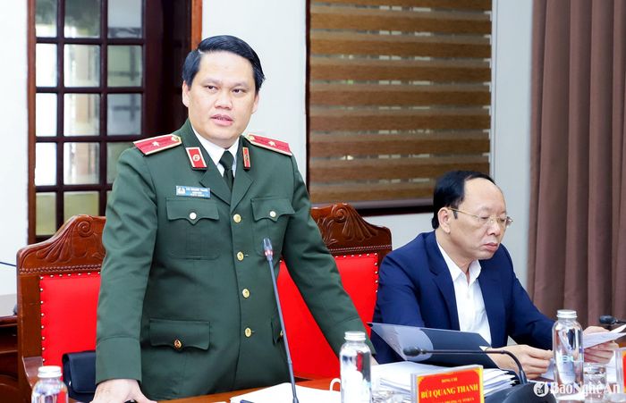 Đồng chí Thiếu tướng Bùi Quang Thanh - Giám đốc Công an tỉnh phát biểu tại hội nghị. Ảnh: Phạm Bằng
