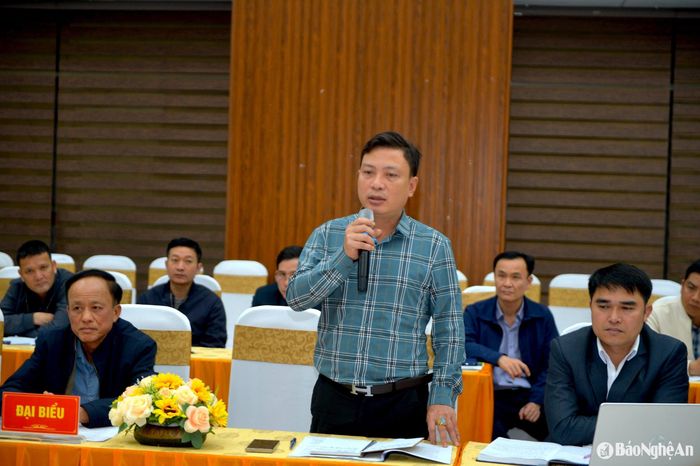 Đồng chí Nguyễn Thành Dũng - Trưởng Ban quản lý rừng phòng hộ Tương Dương phát biểu tại Hội thảo. Ảnh: Văn Trường