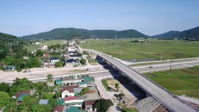 Một góc xóm 5, xã Diễn Phú nhìn từ trên cao. Ảnh: TH