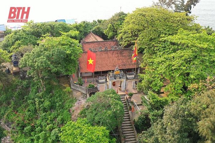 Đền Độc Cước nhìn từ trên cao.