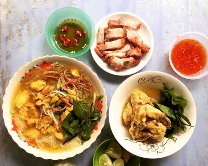Bún cá hòa quyện từ những nguyên liệu đơn giản