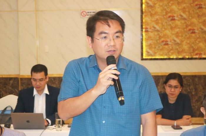  Đại diện Bộ Xây dựng phát biểu giải trình, tiếp thu. Ảnh: Nguyễn Tuấn 