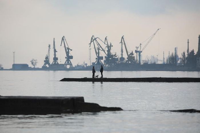 Kherson là trung tâm công nghiệp và cảng biển sầm uất.