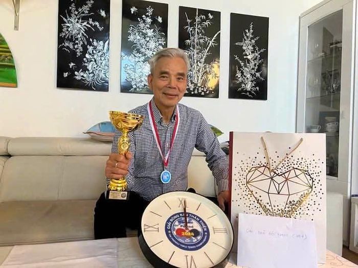 Ngoài nghiên cứu khoa học, đam mê Truyện Kiều, Tiến sĩ Nguyễn Huy Việt còn là một tay vợt bóng bàn xuất sắc. Ảnh: NVCC