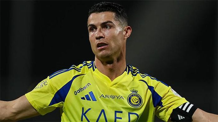 Chủ tịch CLB Portuguesa, Alex Bourgeois, tuyên bố sẽ cố gắng chiêu mộ Cristiano Ronaldo