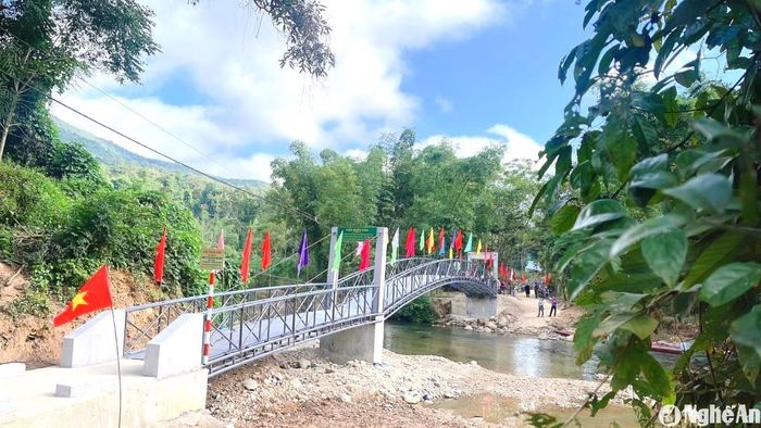 Cây cầu bản Nhôn Mai, xã Nhôn Mai được khánh thành đưa vào sử dụng năm 2023. Ảnh: Hải Thượng
