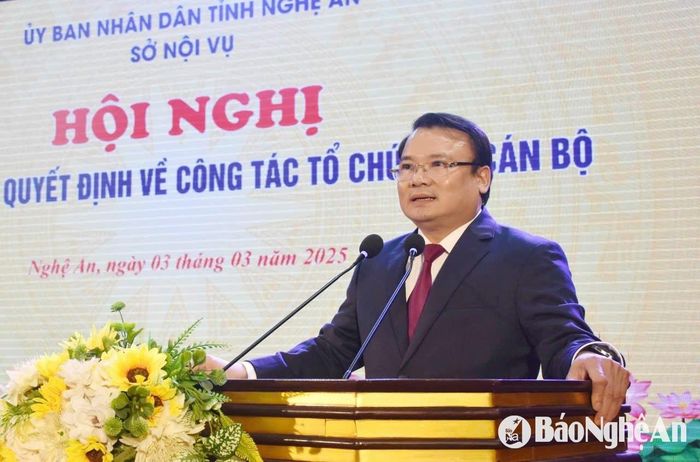 Đồng chí Phùng Thành Vinh - Phó Chủ tịch UBND tỉnh phát biểu tại buổi lễ. Ảnh: TL