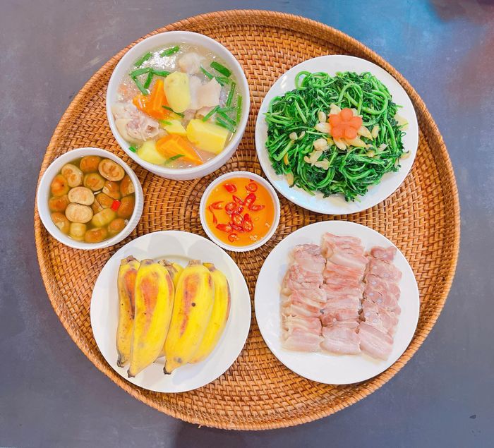 Hạnh phúc bắt đầu từ một bữa cơm đủ đầy.