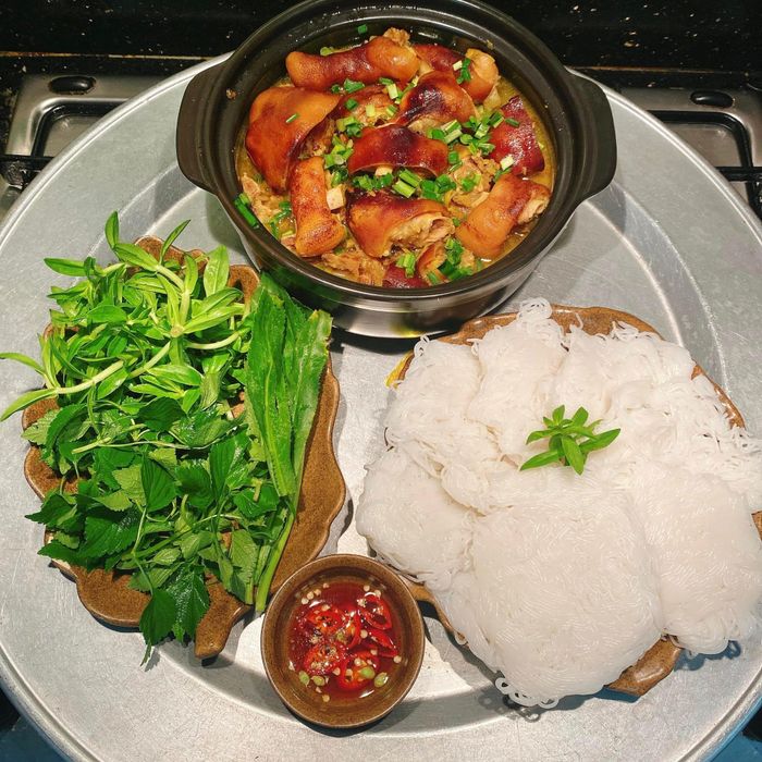Một bữa ăn thay đổi khẩu vị cho cả gia đình ngày Tết.