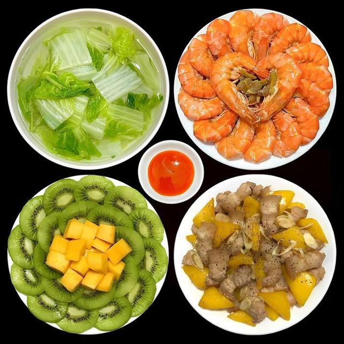 Mâm cơm đơn giản nhưng vẫn đầy đủ chất dinh dưỡng.
