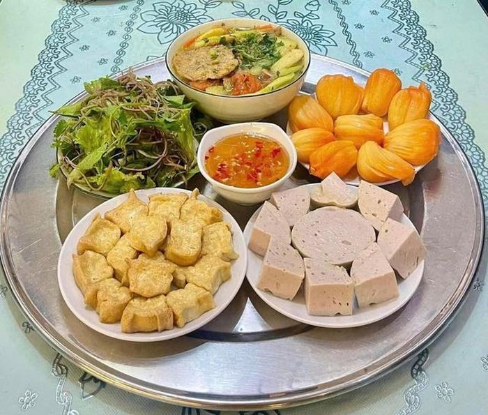 Cơm nhà - nơi mọi câu chuyện bắt đầu.
