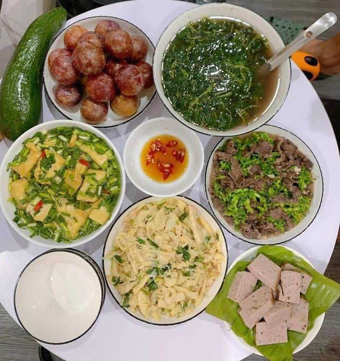 Mâm cơm là nhịp tim của gia đình.