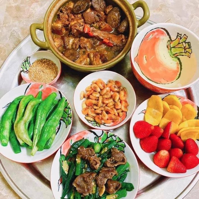 Mâm cơm không cần cầu kỳ, chỉ cần đủ đầy tình thân.