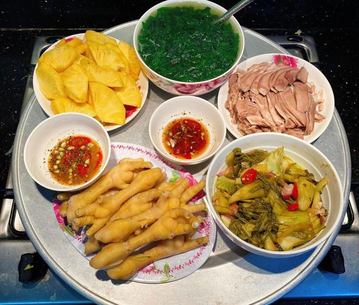 Chỉ cần có nhau, bữa cơm Tết nào cũng là đặc biệt.