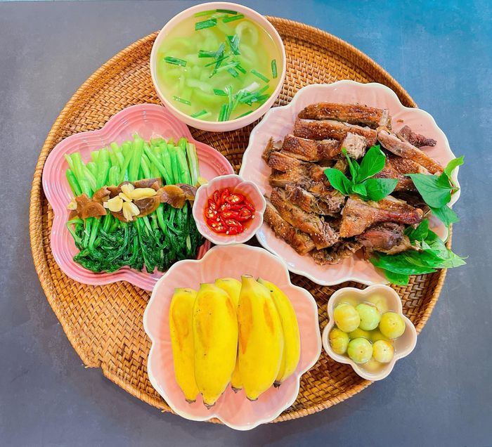 Bữa cơm gia đình là cách đơn giản nhất để giữ gìn truyền thống.
