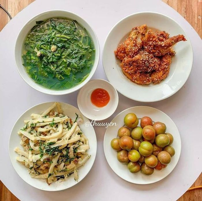 Yêu thương bắt đầu từ mâm cơm nhỏ.