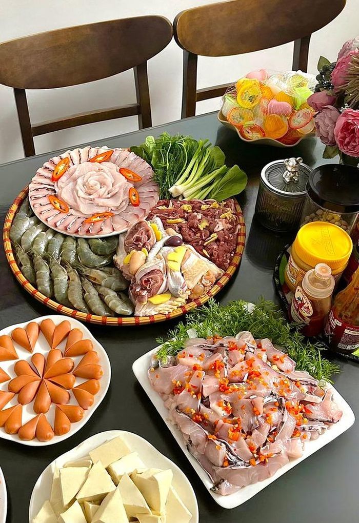 Món lẩu thập cẩm cho cả gia đình quây quần bên nhau.